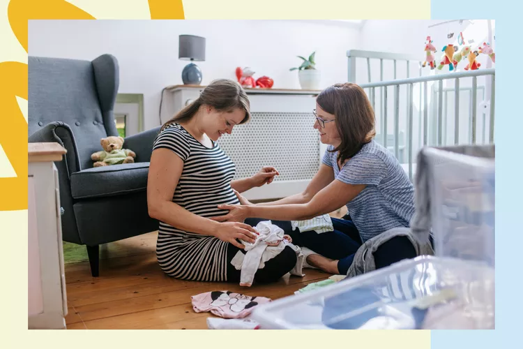 amigas montando o berço